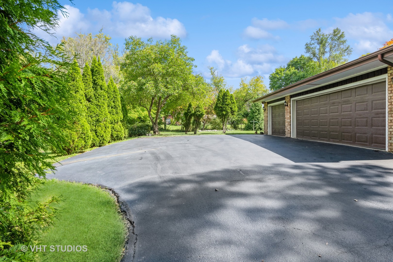 2339 Old Hicks Road Long Grove, IL 60047 - Photo 25 of 27 a view of a backyard of a house