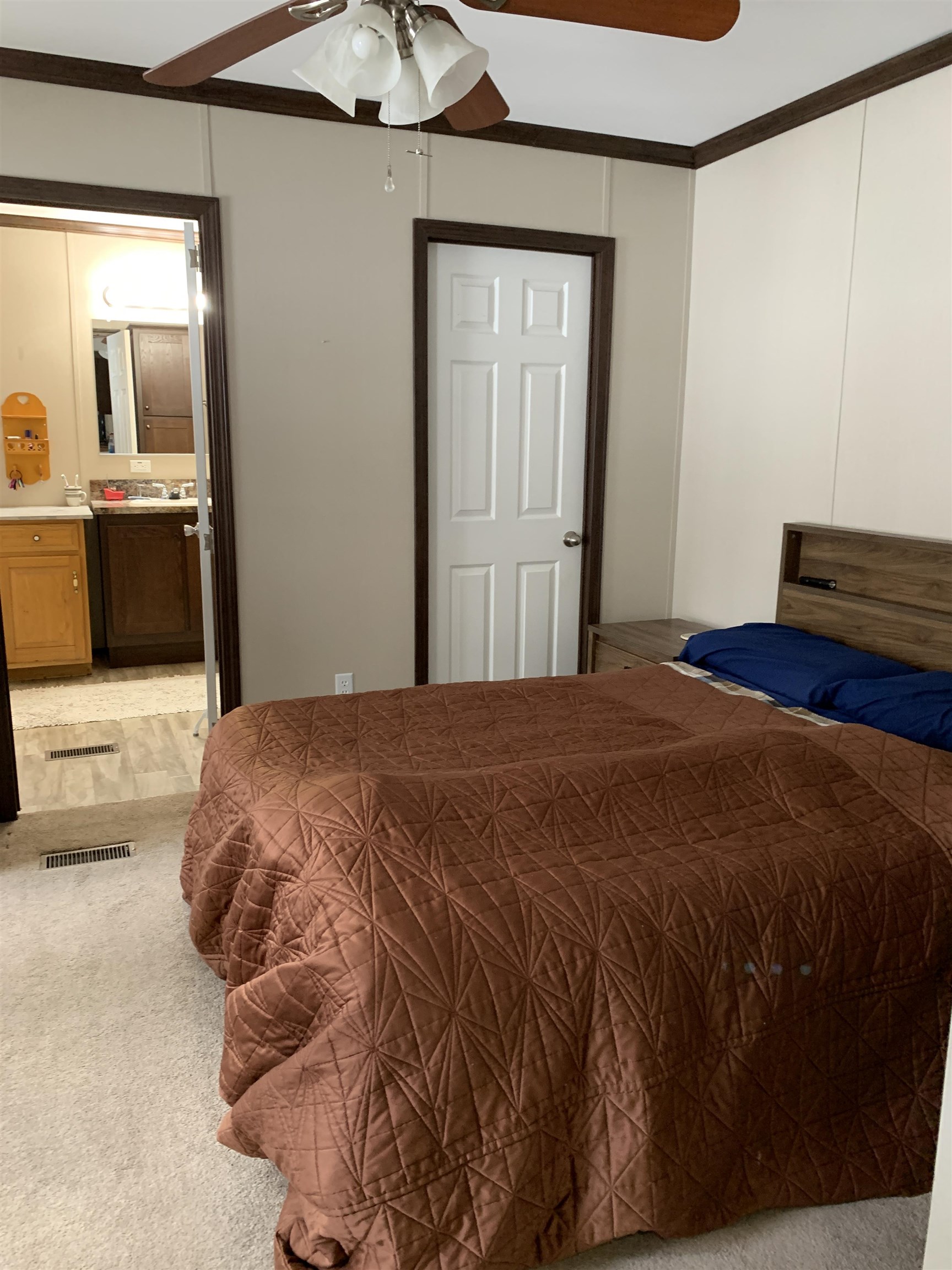 96 Costello Road Hartford, VT 05001 - Photo 11 of 23