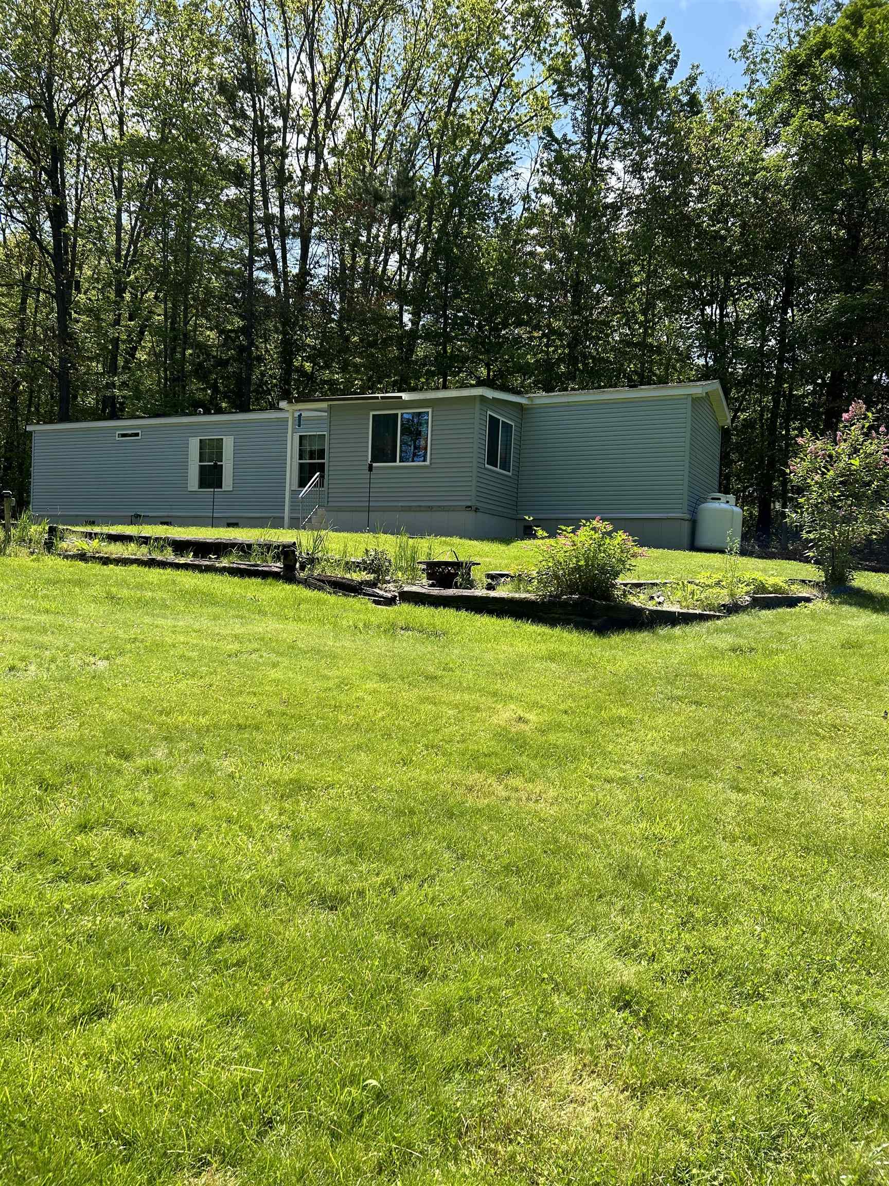 96 Costello Road Hartford, VT 05001 - Photo 3 of 23