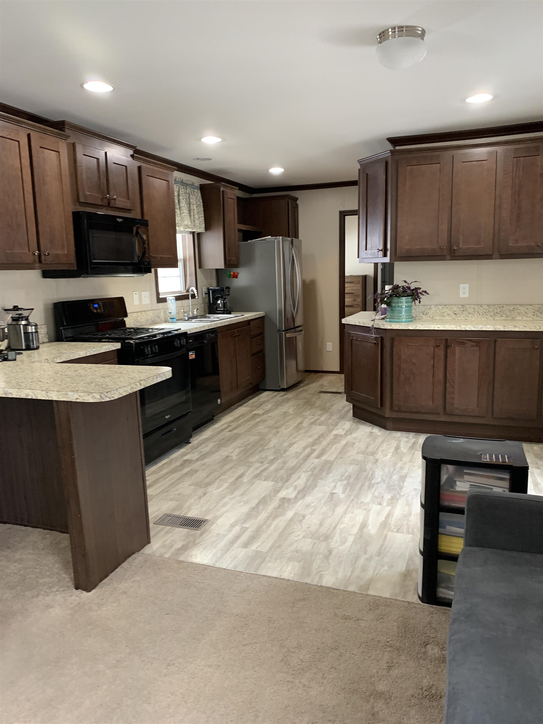 96 Costello Road Hartford, VT 05001 - Photo 5 of 23