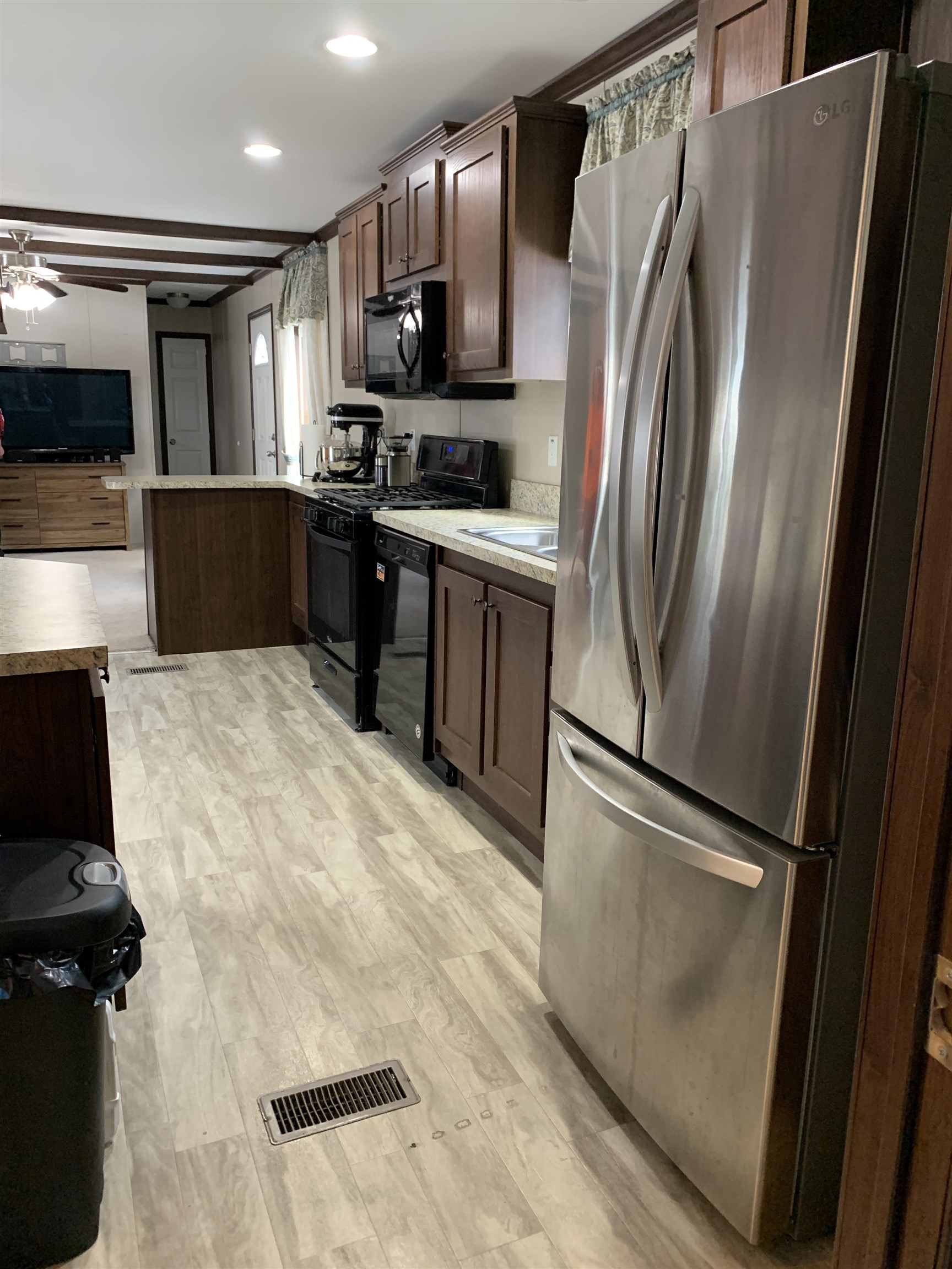 96 Costello Road Hartford, VT 05001 - Photo 6 of 23