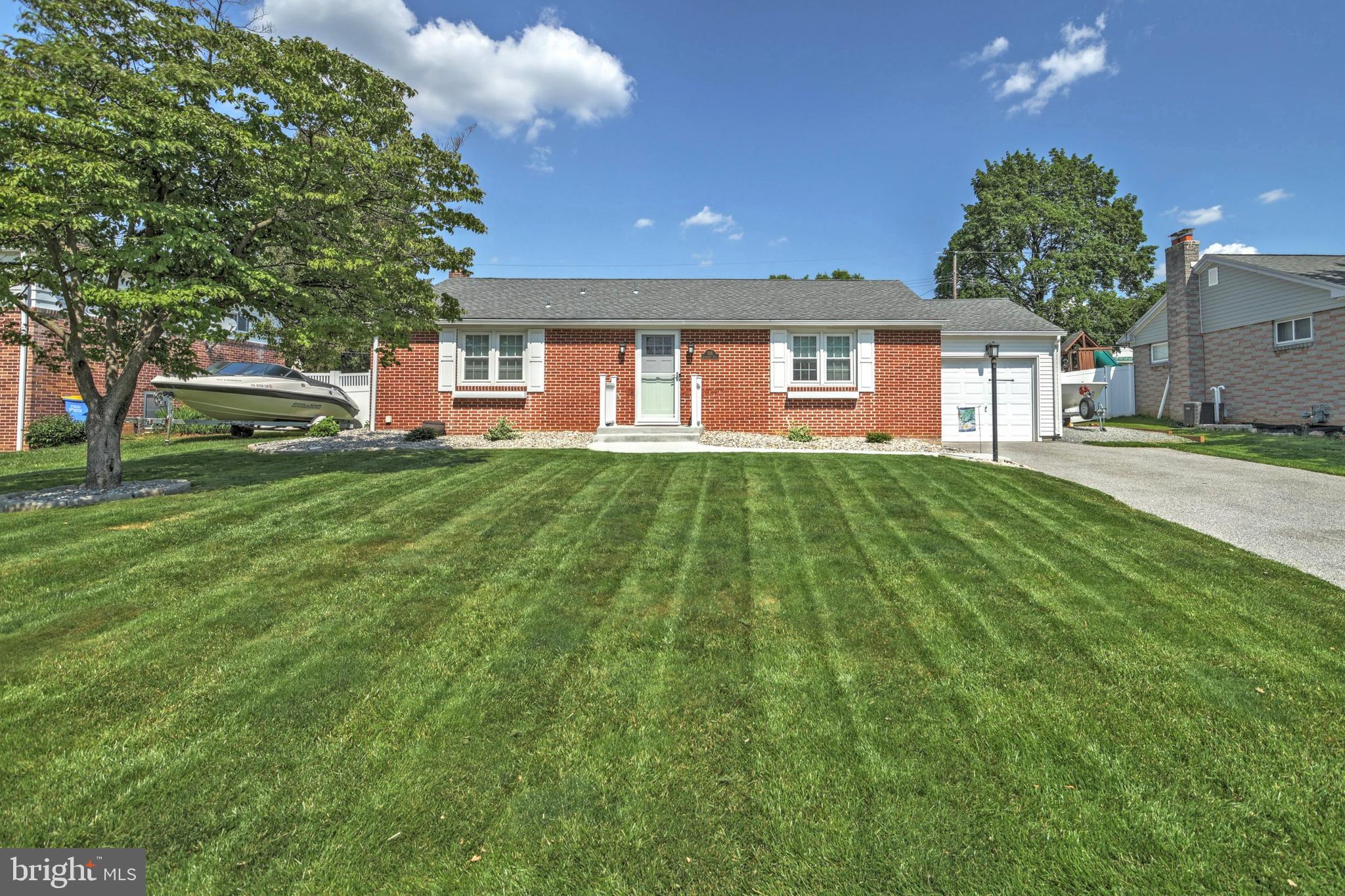 315 Lyndhurst Road York, PA 17402 - Photo 1 of 33 Gallery Image 1