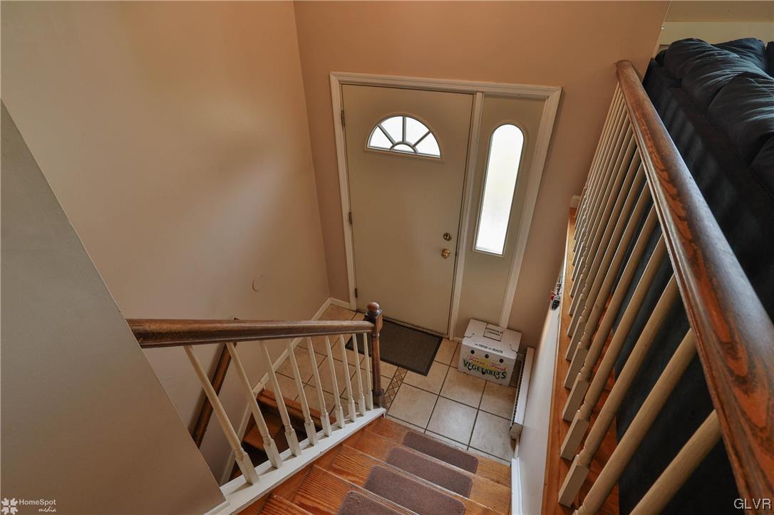 428 Cross Hill Road Nazareth, PA 18064 - Photo 2 of 36 Gallery Image 2