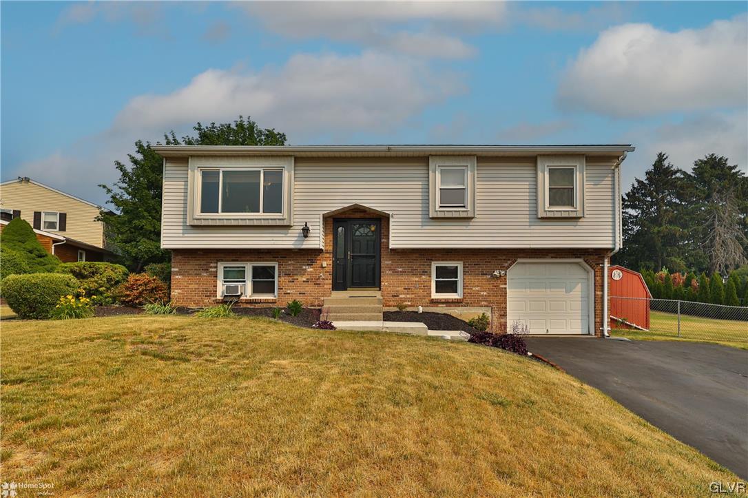 428 Cross Hill Road Nazareth, PA 18064 - Photo 3 of 36 Gallery Image 3