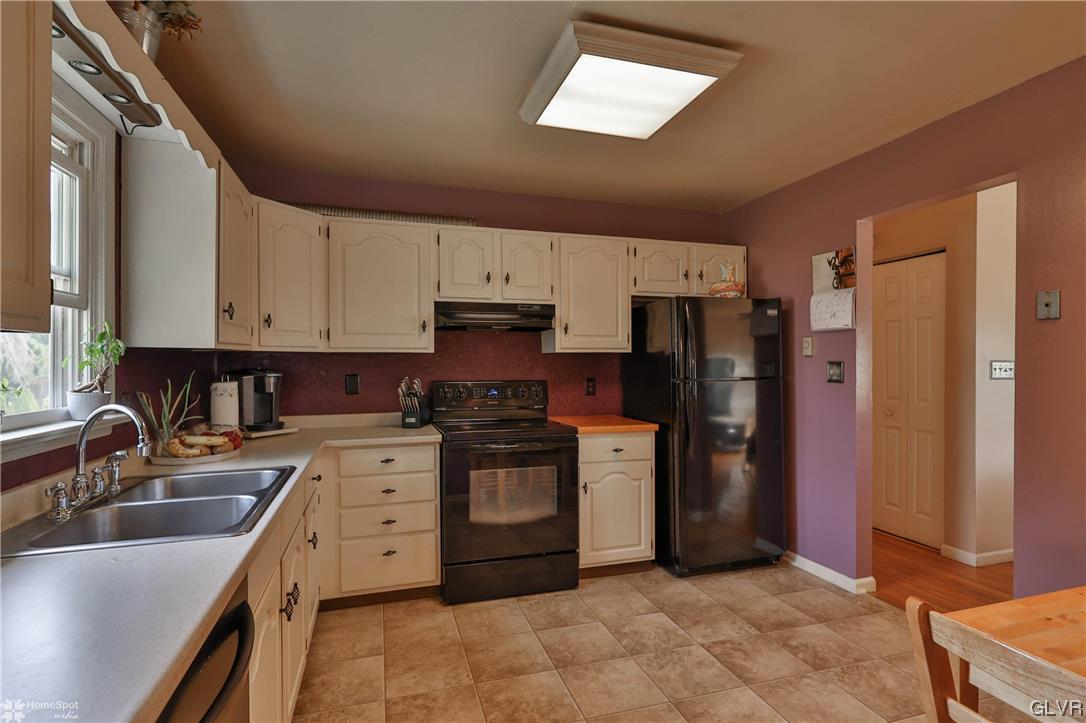 428 Cross Hill Road Nazareth, PA 18064 - Photo 8 of 36 Gallery Image 8