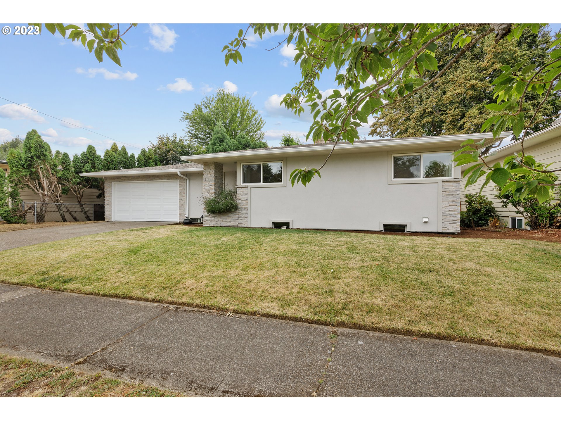 1427 Southeast 109th Avenue Portland, OR 97216 - Photo 2 of 44 a view of outdoor space and yard