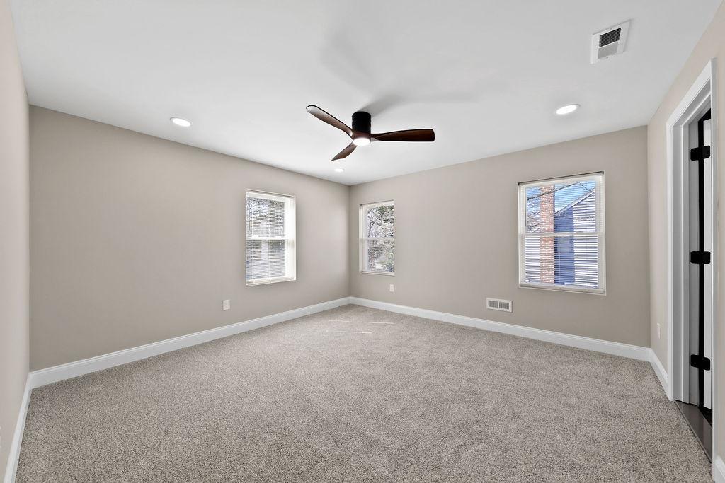 925 Union Landing Road Cinnaminson, NJ 08077 - Photo 22 of 43 Main bedroom