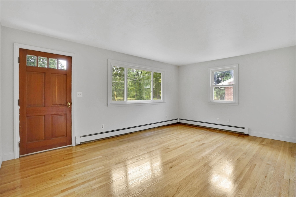 250 Old Lyman Road Chicopee, MA 01020 - Photo 9 of 38