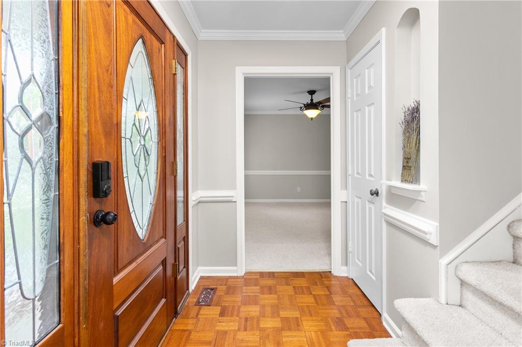 3103 Spring Mill Road Greensboro, NC 27406 - Photo 7 of 44 Entry with niche for your decor ideas