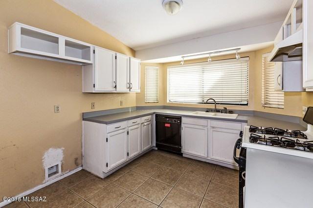 2541 West Fanbrook Road Tucson, AZ 85741 - Photo 7 of 25