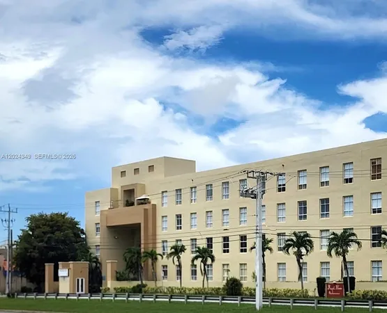 $1,800 | Royal Palms Condominiums, Hialeah, FL 33016