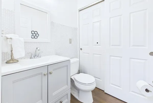 $2,600 | 764 Cherry Creek Drive, Grayslake, IL 60030