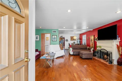 $750,000 | 5941 4th, Los Angeles, CA 90043