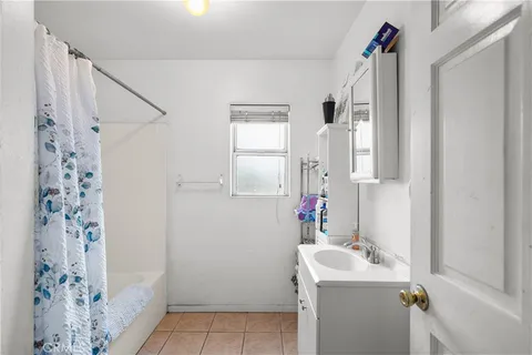 $750,000 | 5941 4th, Los Angeles, CA 90043