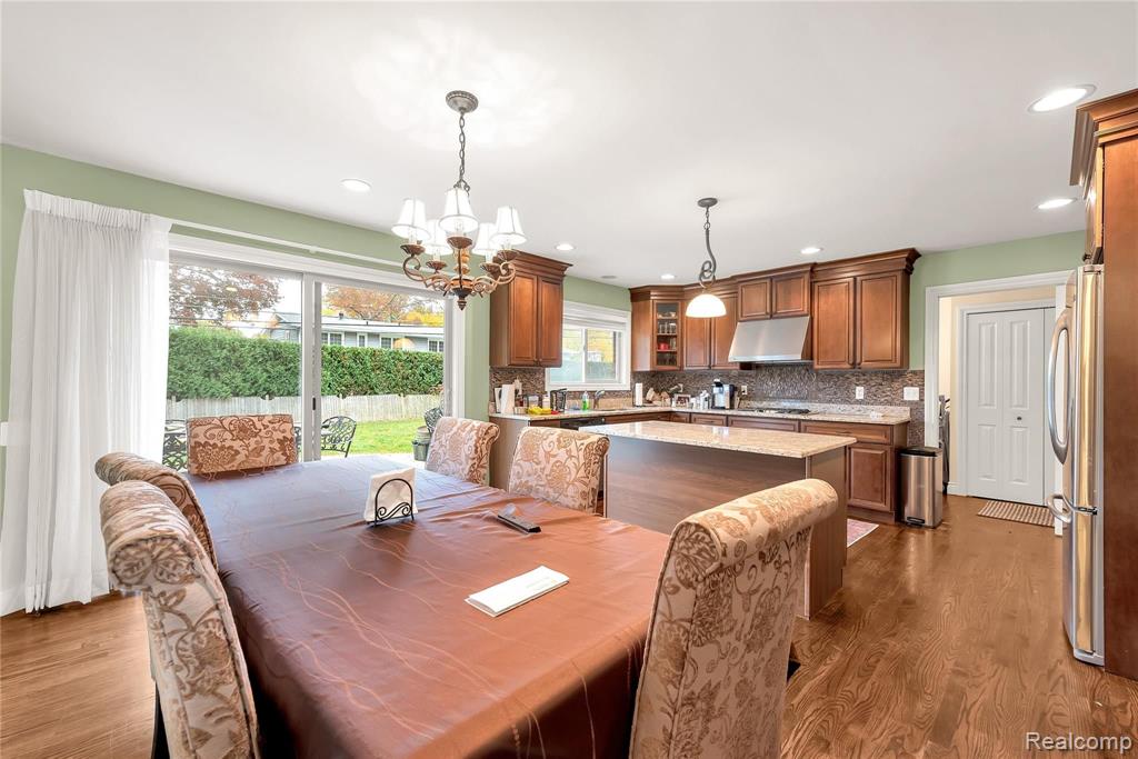 510 Thorntree Road Grosse Pointe Woods, MI 48236 - Photo 12 of 40