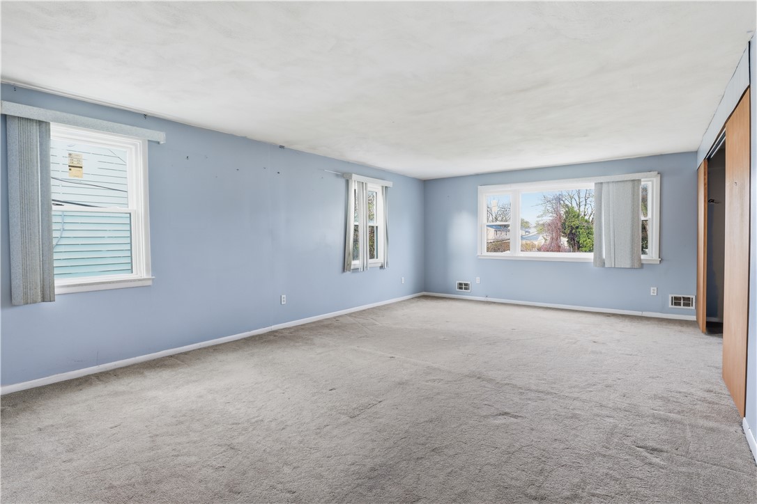 577 Fetzner Road Greece, NY 14626 - Photo 15 of 33