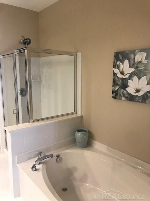1659 Maple Creek Court Rochester, MI 48306 - Photo 31 of 48 Master Bath
