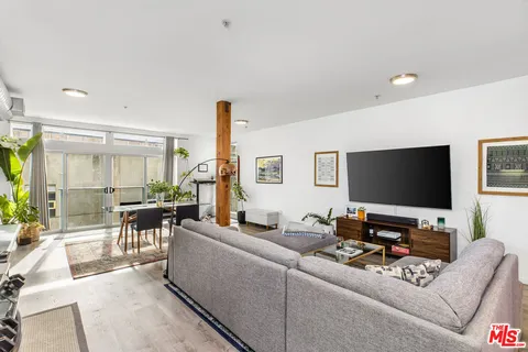 $789,000 | 4215 Glencoe Avenue, Unit 206, Marina del Rey, CA 90292