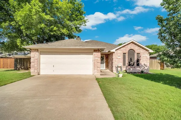 $329,900 | 1517 South 3rd Street, Midlothian, TX 76065