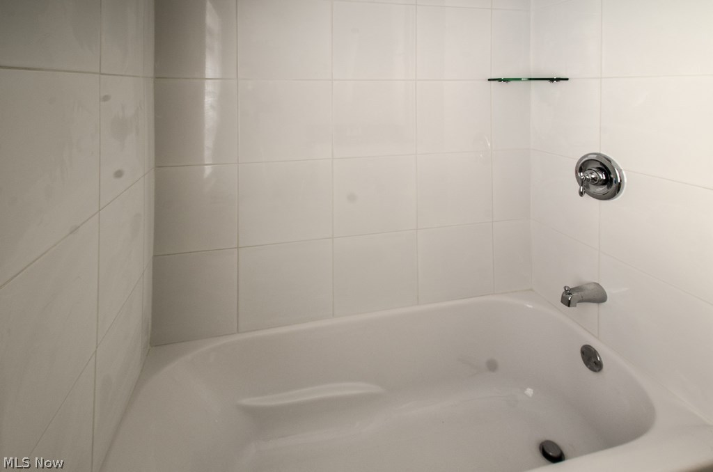 1366 Brookline Road Cleveland, OH 44121 - Photo 20 of 33