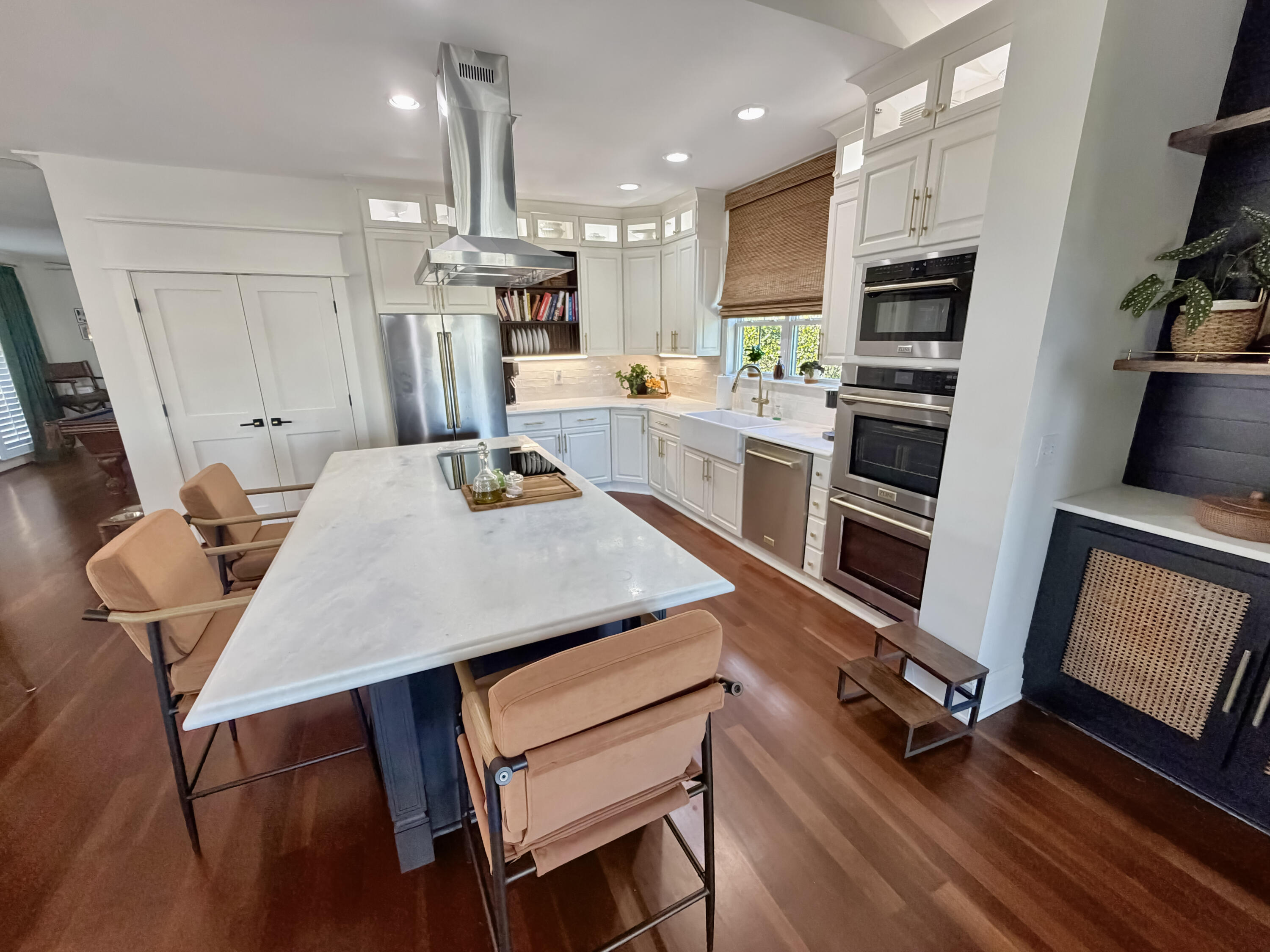 1084 Rivershore Road Charleston, SC 29492 - Photo 22 of 114 1 Kitchen 4