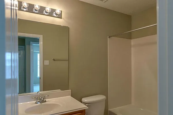 $1,900 | 19 Wickerdale Place, The Woodlands, TX 77382