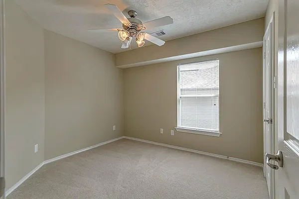 $1,900 | 19 Wickerdale Place, The Woodlands, TX 77382