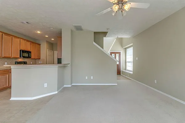 $1,900 | 19 Wickerdale Place, The Woodlands, TX 77382