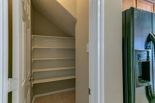 $1,900 | 19 Wickerdale Place, The Woodlands, TX 77382