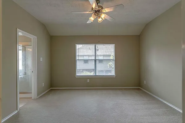 $1,900 | 19 Wickerdale Place, The Woodlands, TX 77382