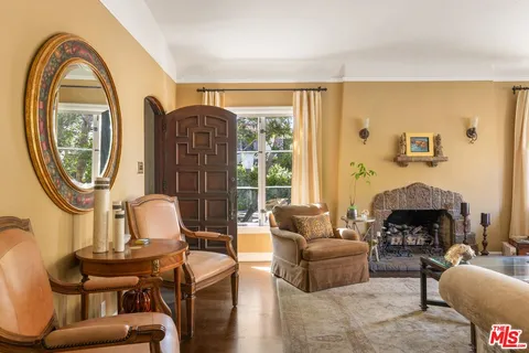 $3,395,000 | 366 North Sycamore Avenue, Los Angeles, CA 90036