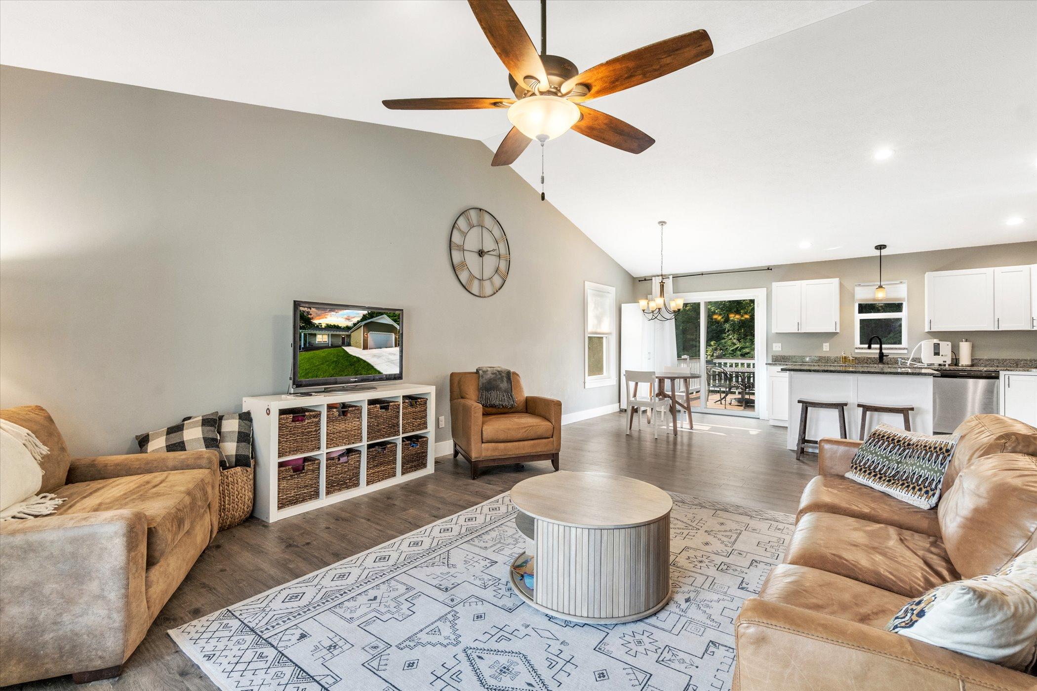 4048 Franklin Road Jackson, MI 49203 - Photo 12 of 38 11-4048-Franklin-Rd-WindowStill-Real-Est