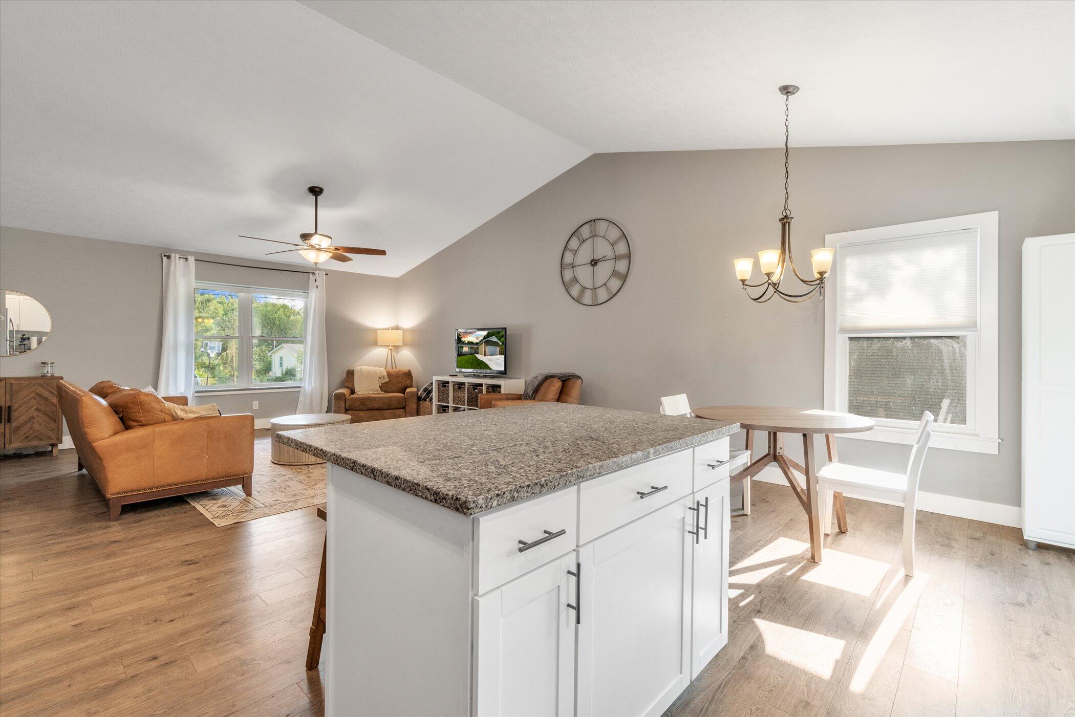 4048 Franklin Road Jackson, MI 49203 - Photo 16 of 38 19-4048-Franklin-Rd-WindowStill-Real-Est