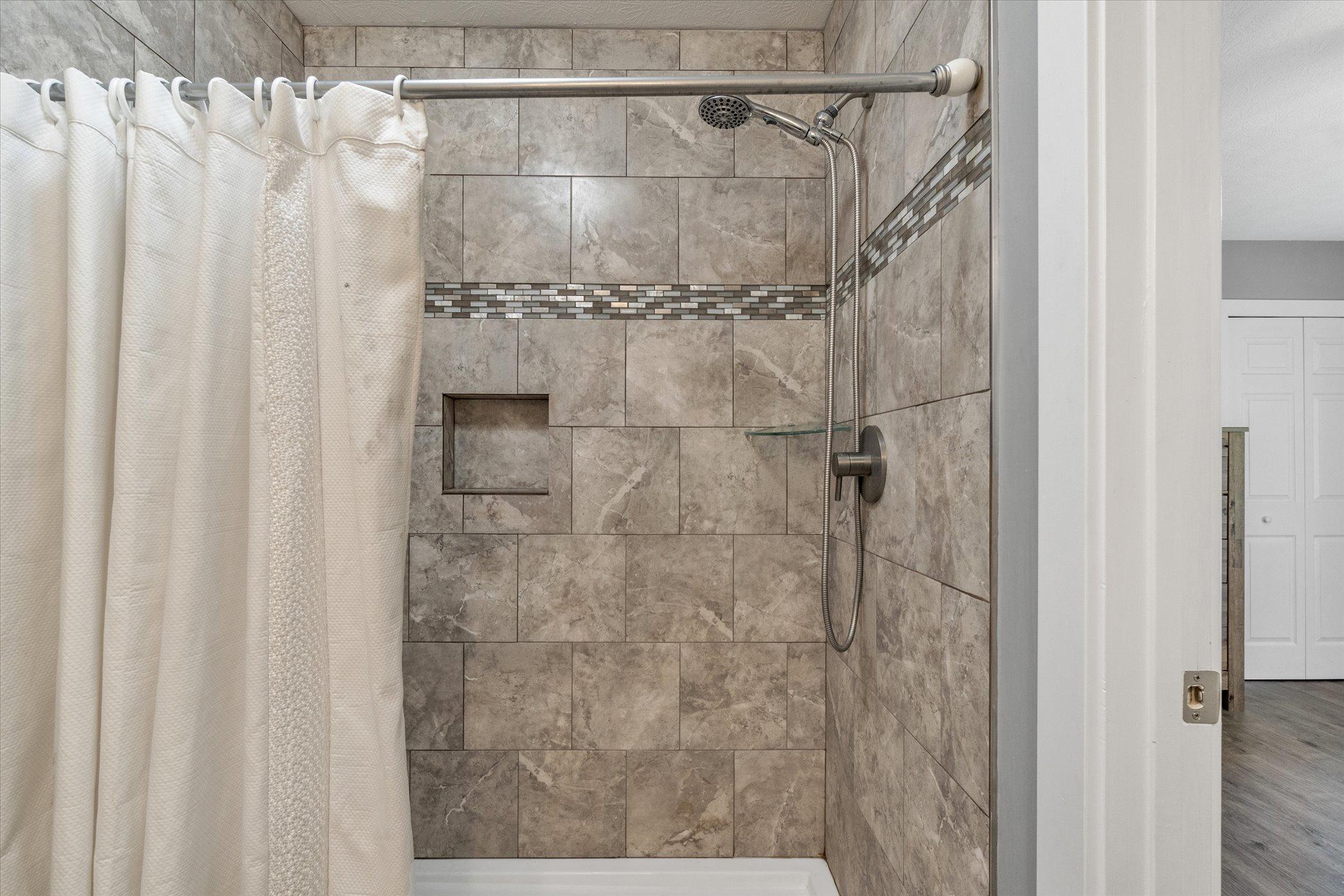 4048 Franklin Road Jackson, MI 49203 - Photo 22 of 38 31-4048-Franklin-Rd-WindowStill-Real-Est