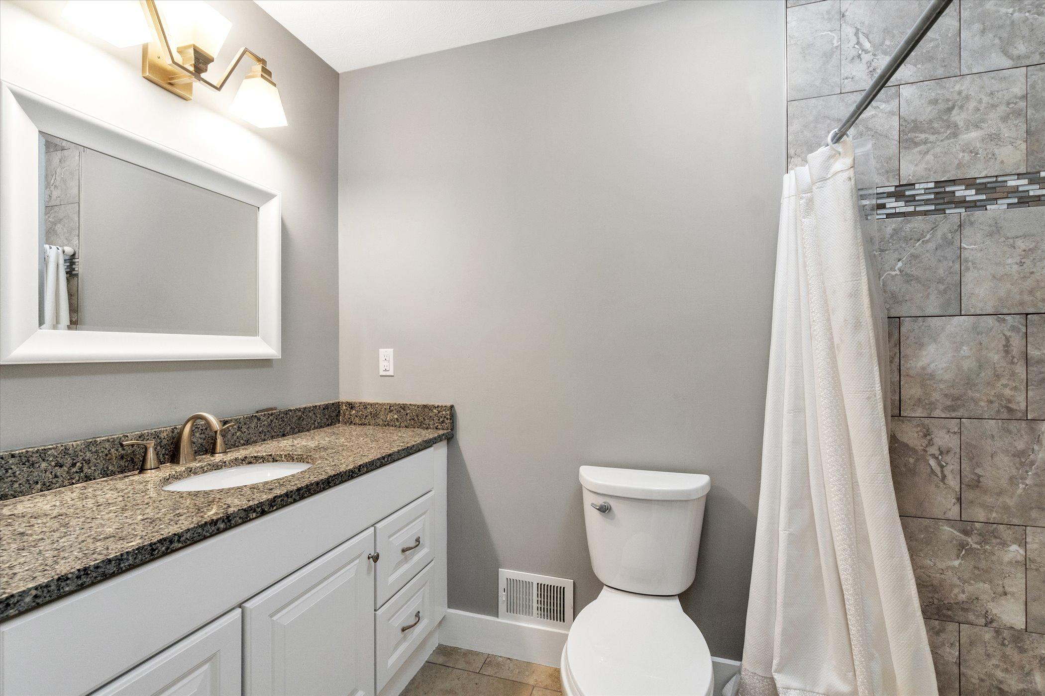 4048 Franklin Road Jackson, MI 49203 - Photo 23 of 38 30-4048-Franklin-Rd-WindowStill-Real-Est