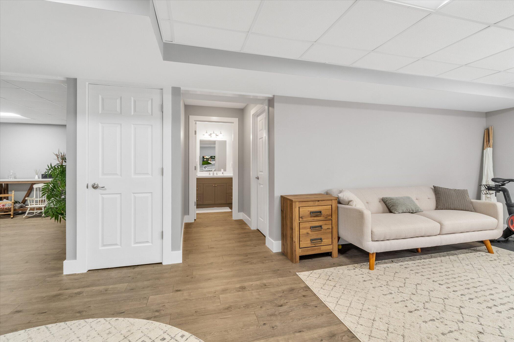 4048 Franklin Road Jackson, MI 49203 - Photo 36 of 38 39-4048-Franklin-Rd-WindowStill-Real-Est