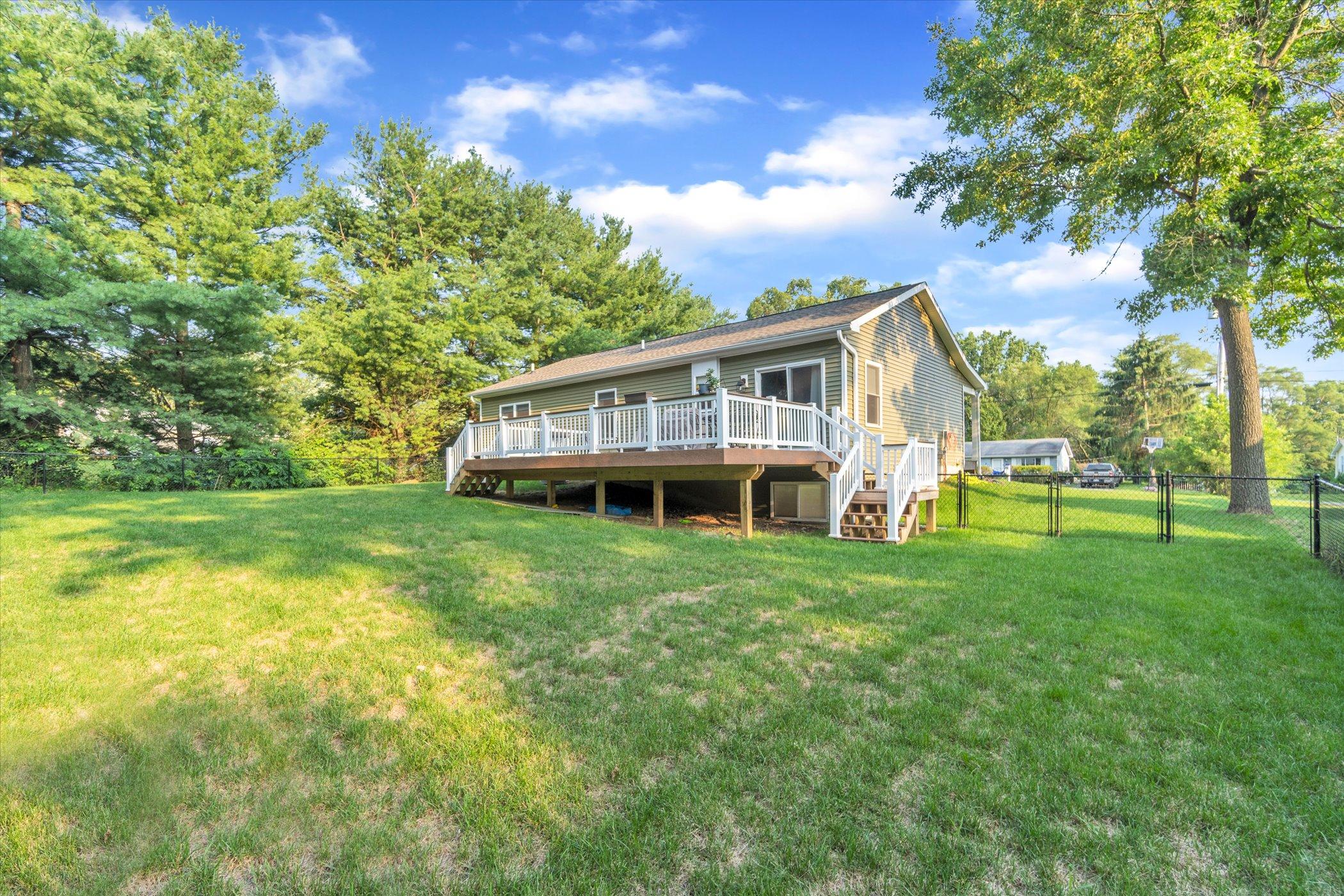 4048 Franklin Road Jackson, MI 49203 - Photo 4 of 38 47-4048-Franklin-Rd-WindowStill-Real-Est