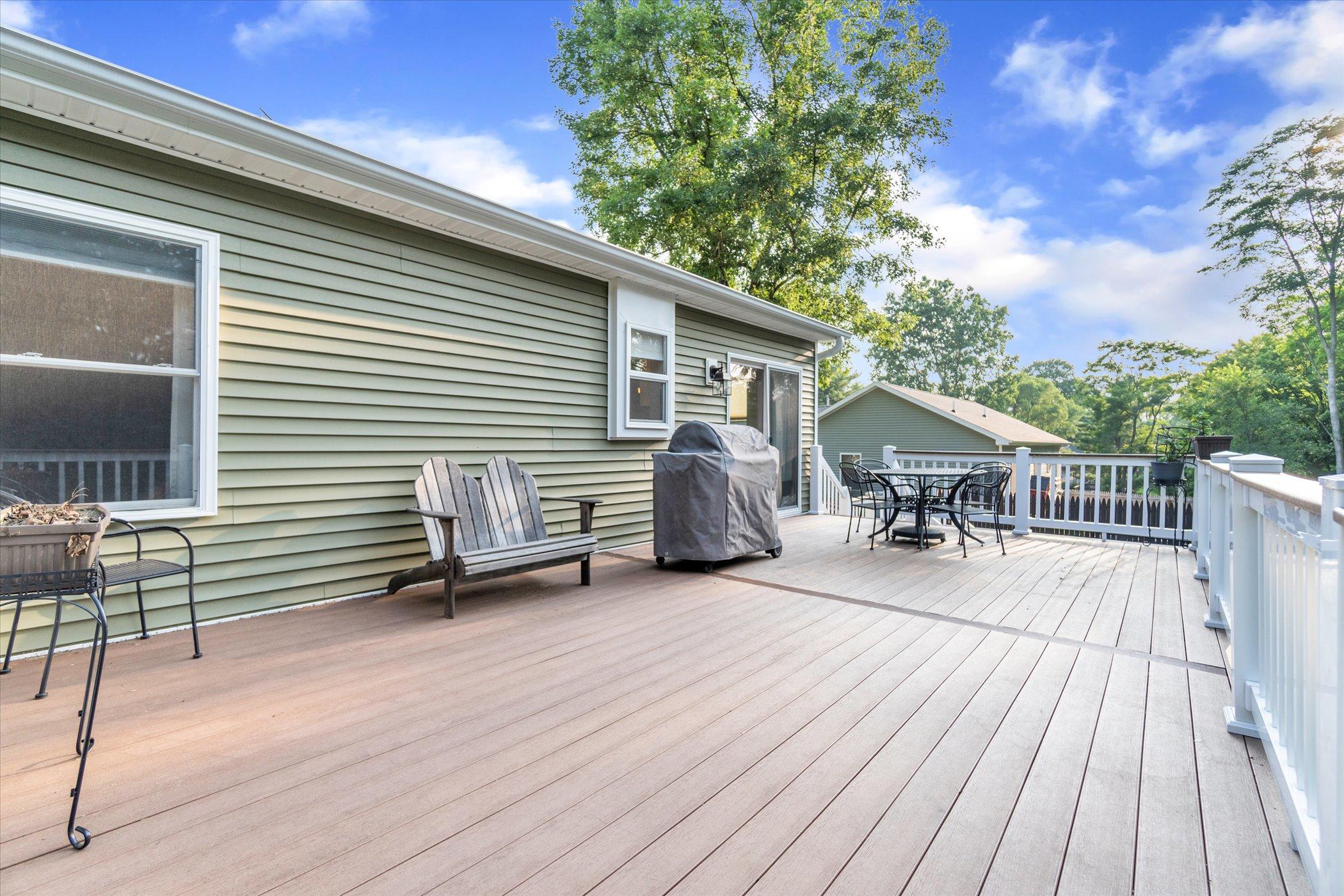 4048 Franklin Road Jackson, MI 49203 - Photo 7 of 38 42-4048-Franklin-Rd-WindowStill-Real-Est