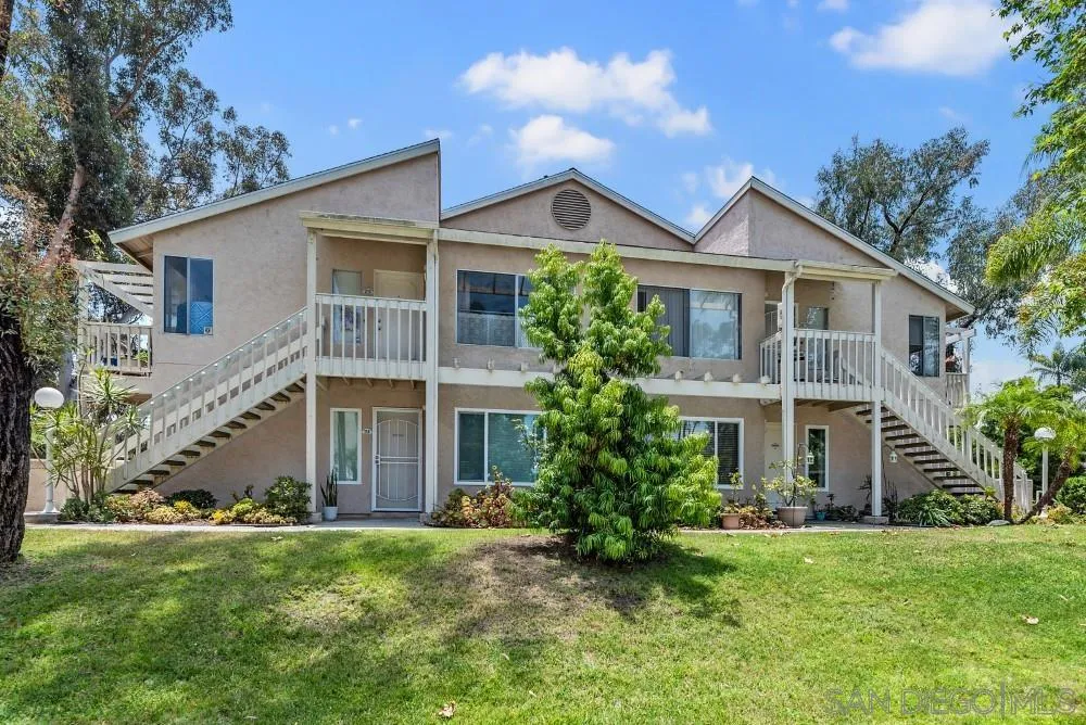 219 Diamond Way, Unit 115 Vista, CA 92083 - Photo 1 of 36 a view of a yard in front of house
