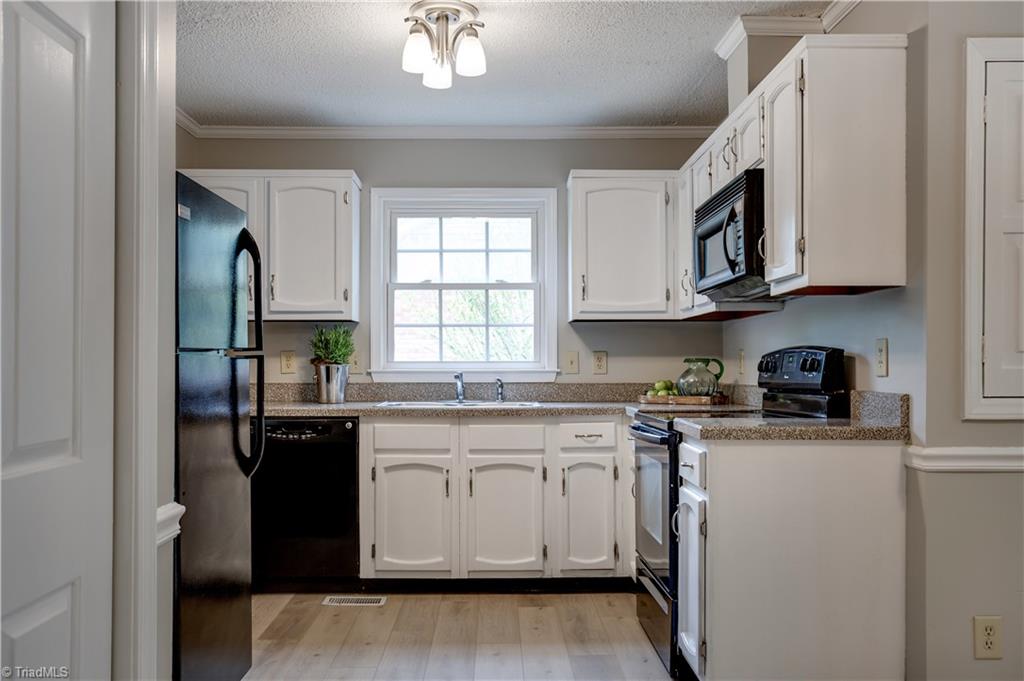 2125 Three Meadows Road Greensboro, NC 27455 - Photo 9 of 22 Gallery Image 9