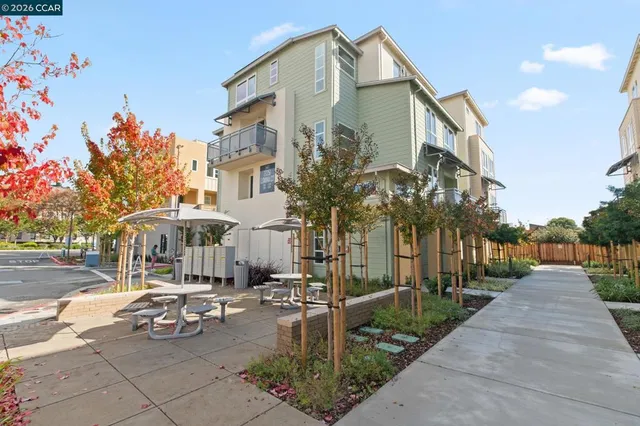 $826,000 | 27264-27264 Cosmo Court, Hayward, CA 94544