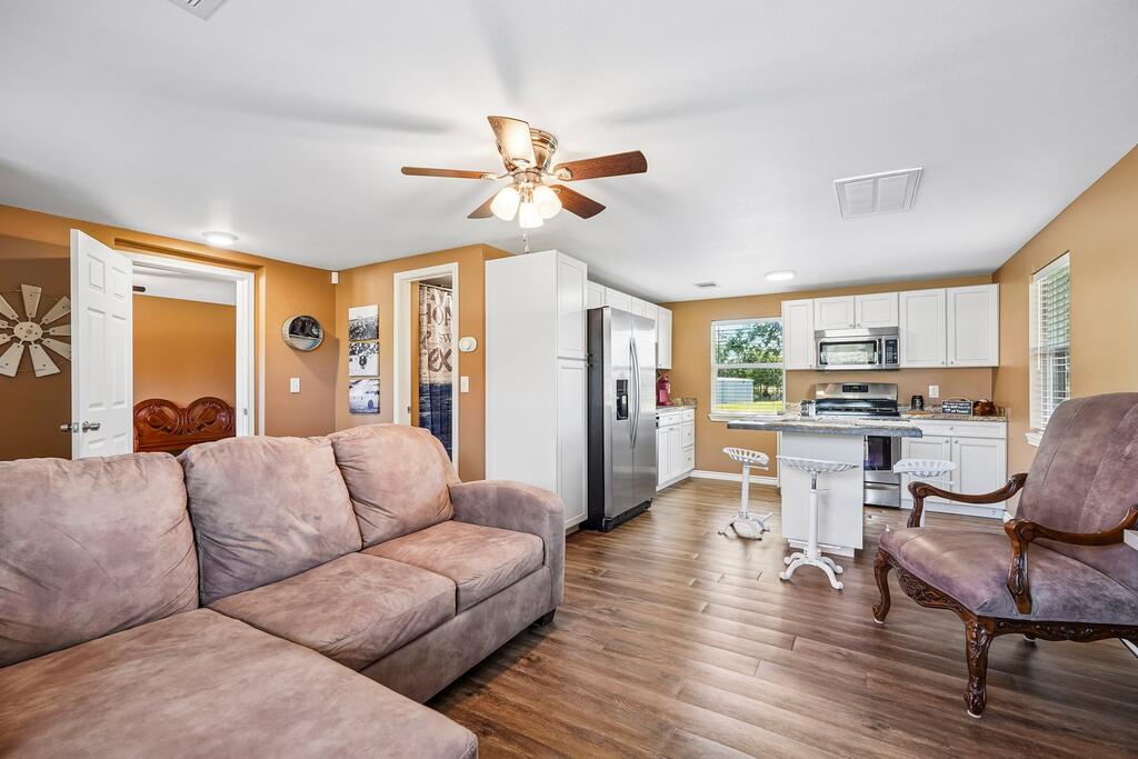 24 Edmiston Road Comfort, TX 78013 - Photo 37 of 55 Gallery Image 37