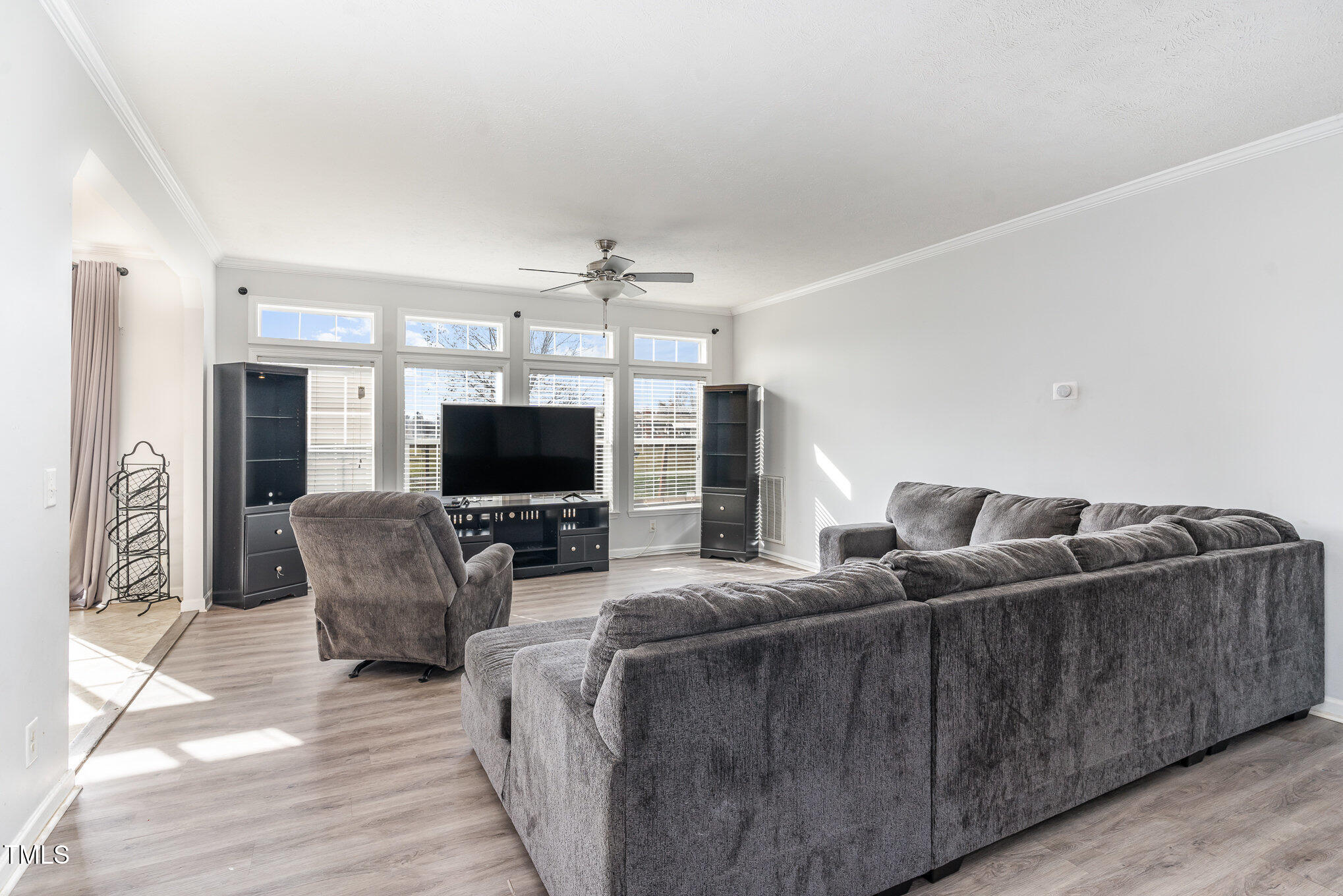 841 Crows Foot Road Mount Olive, NC 28365 - Photo 4 of 29 005_file_124