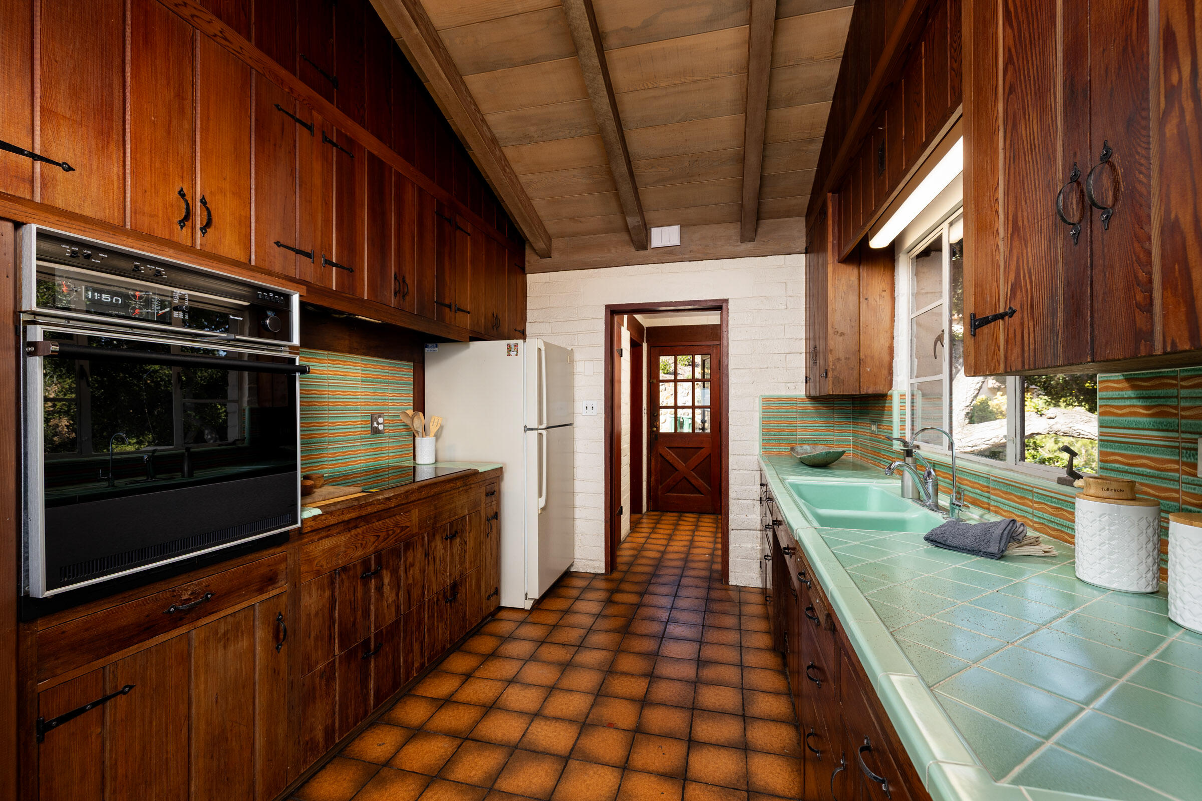 98 Loma Media Road Santa Barbara, CA 93103 - Photo 11 of 23 98_Loma_Media-11
