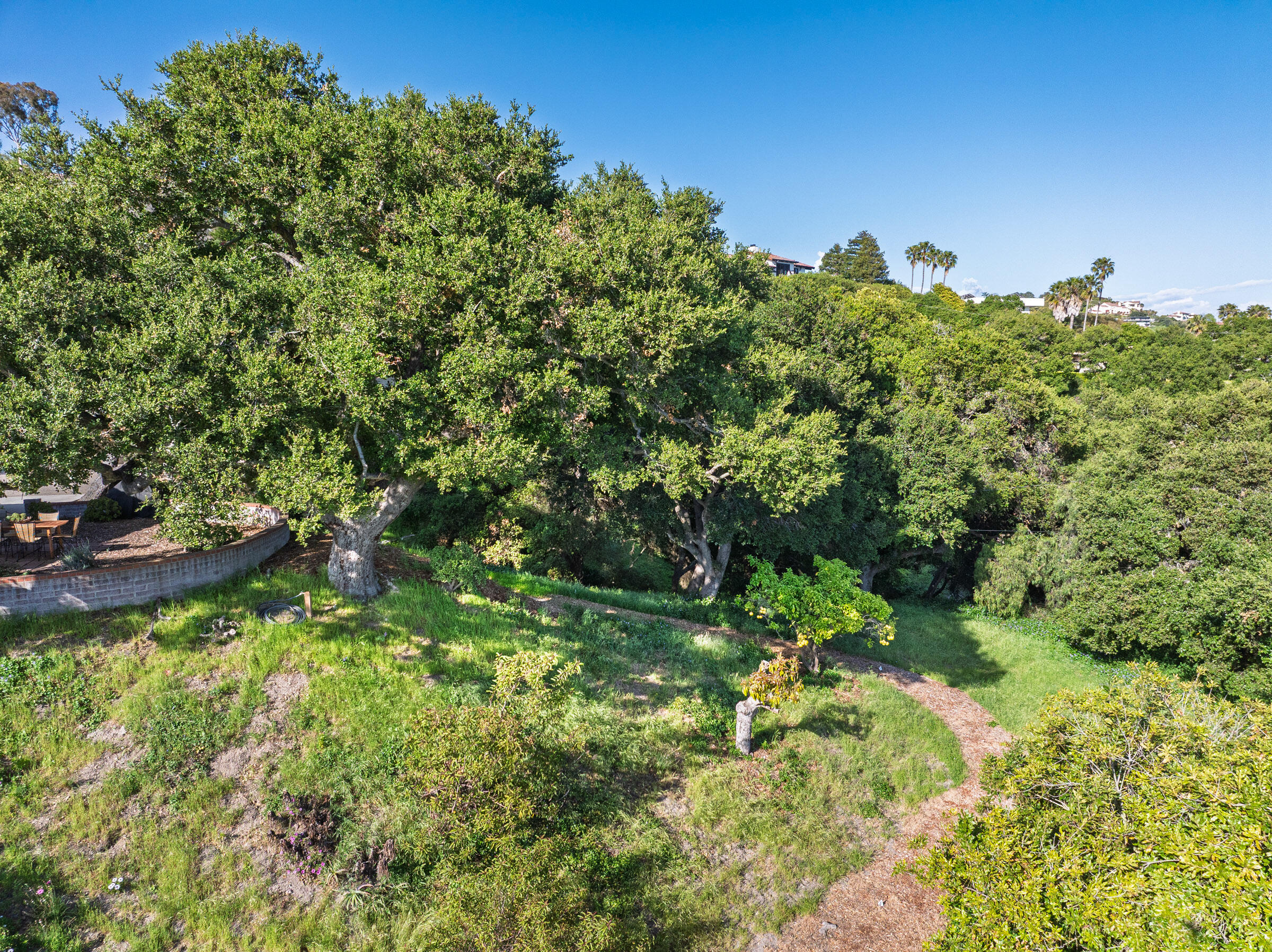 98 Loma Media Road Santa Barbara, CA 93103 - Photo 16 of 23 98_Loma_Media-17