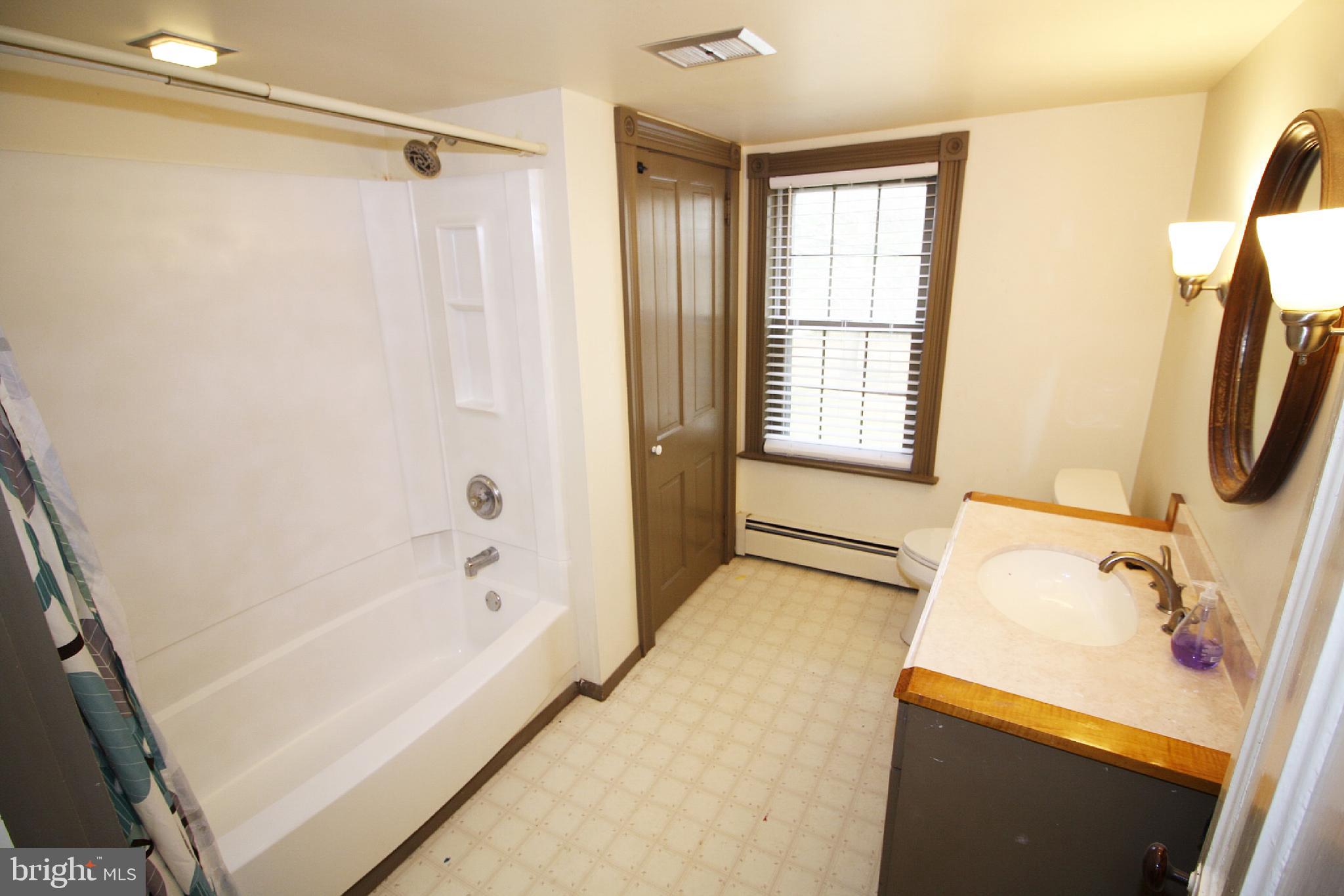 81 Davis Road New Park, PA 17352 - Photo 31 of 45 Full Bathroom
