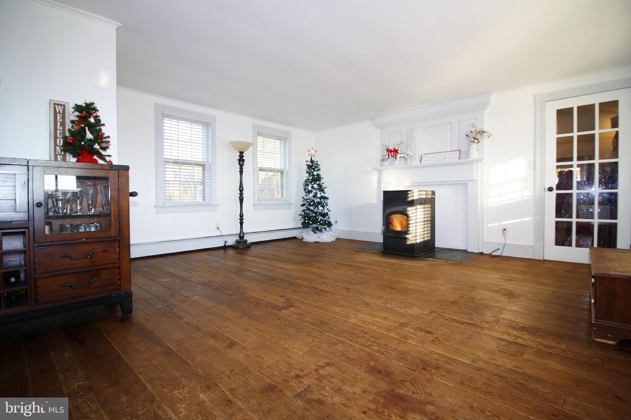 81 Davis Road New Park, PA 17352 - Photo 7 of 45 Living Room