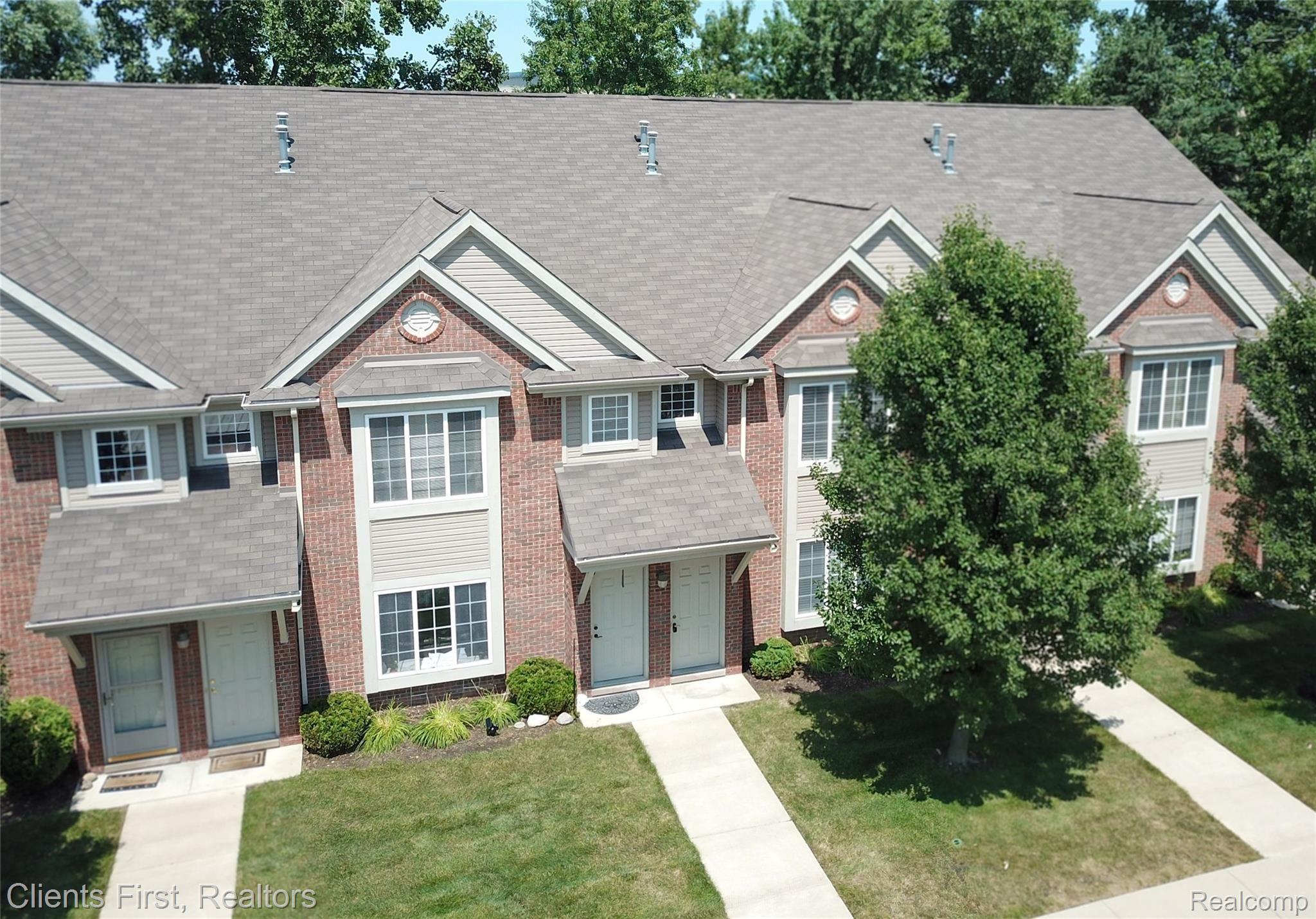 34096 Utica Road Fraser, MI 48026 - Photo 1 of 20 Front