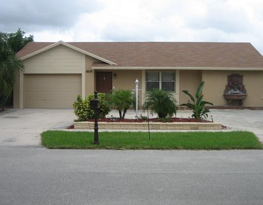 8939 Southwest 16th Street Boca Raton, FL 33433 - Photo 1 of 16 Primary Photo