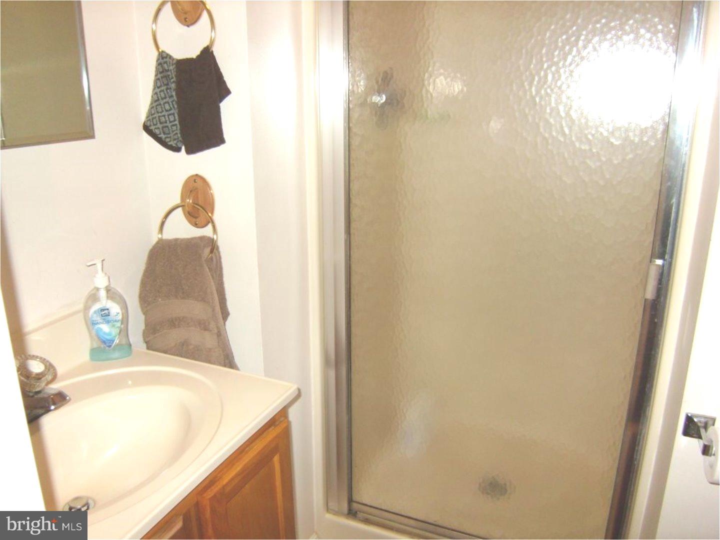 2739 Willits Road Philadelphia, PA 19114 - Photo 12 of 18 Bathroom